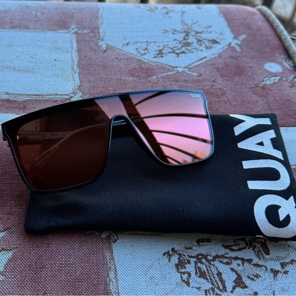 Never used QUAY sunglasses